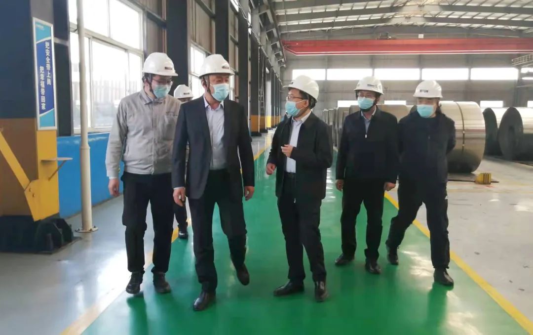 博興縣委常委、宣傳部部長(zhǎng)、副縣長(zhǎng)孫希軍一行到匯鑫集團(tuán)視察企業(yè)復(fù)工復(fù)產(chǎn)